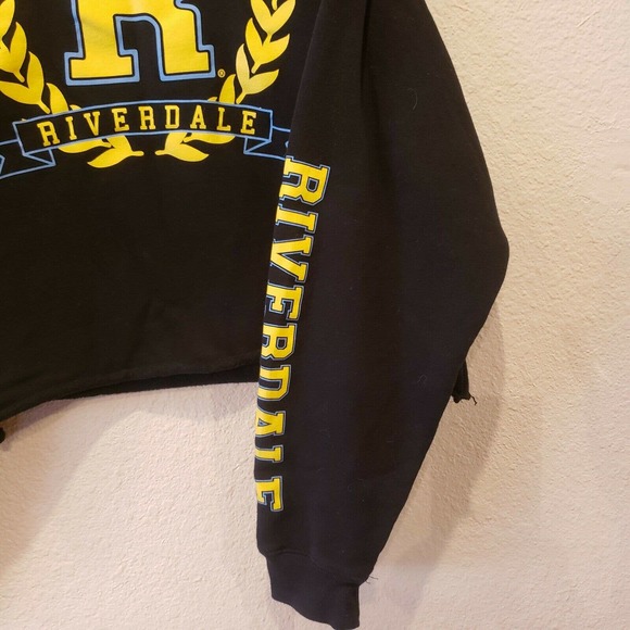 Betty and Veronica ‘Riverdale’ Size XS Long Sleeve Crop Top Sweatshirt Oversized - Picture 4 of 6